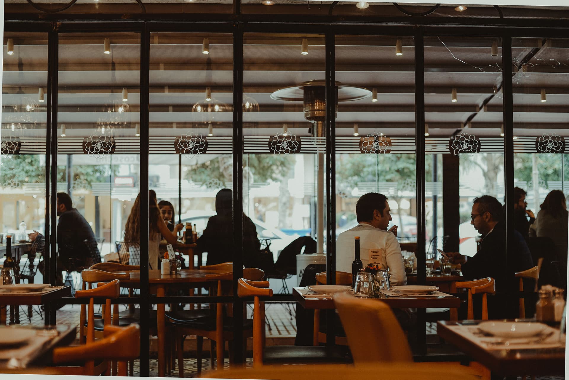 Restaurant Marketing Guide: Strategies for Growth in 2025